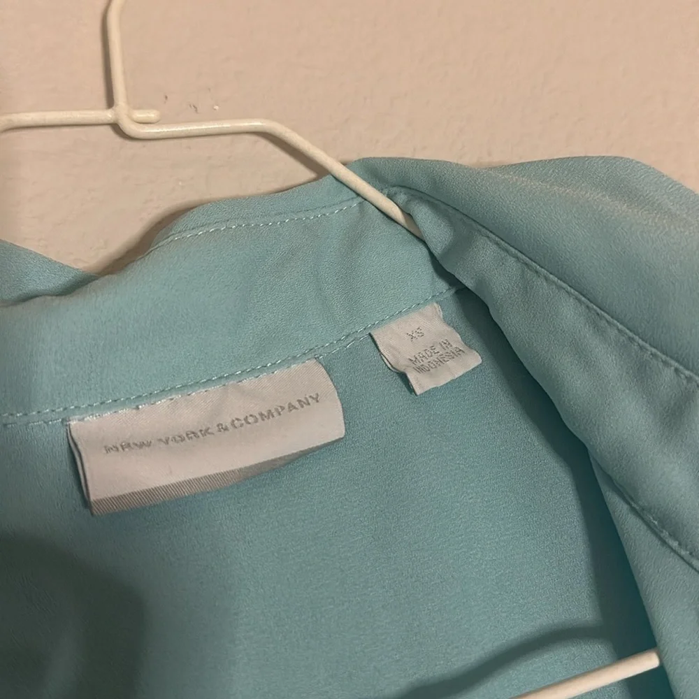 New York & Company Tiffany blue button down tank top - Picture 2 of 3